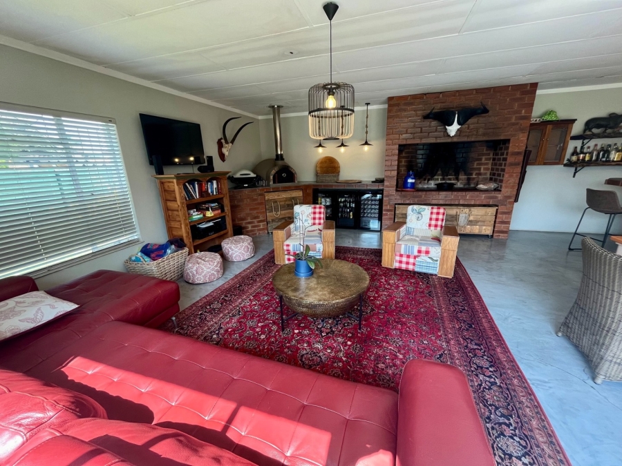 4 Bedroom Property for Sale in Flamwood North West
